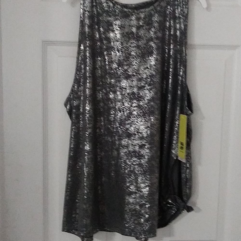 Sleeveless blouse